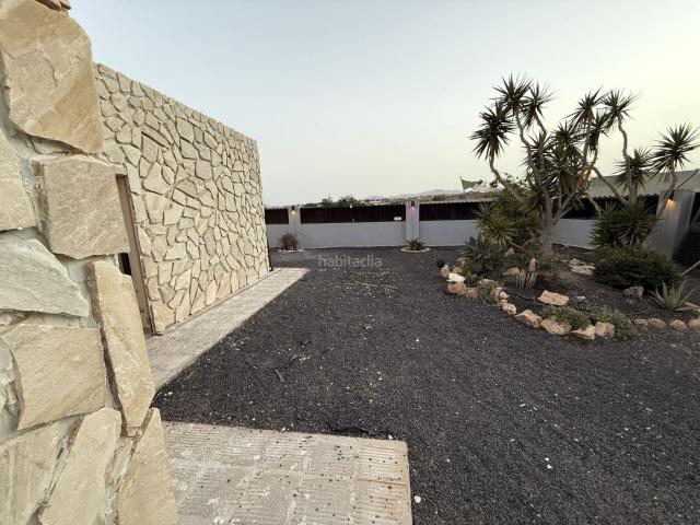 Casa en venta en Antigua, Triquivijate. Exclusiva Villa con Piscina Climatizada y 10.000 m de Terreno en Fuerteventura. Casas.