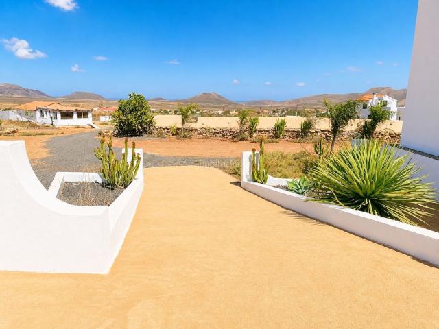 Casa en venta en Antigua, Triquivijate. Espectacular Villa en Parcela de 7.000 m con Vistas Abiertas en Triquivijate, Antigua. Casas.