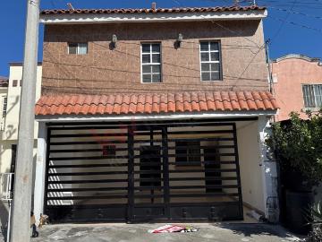 Casa en Venta en Apodaca – Balcones de Santa Rosa