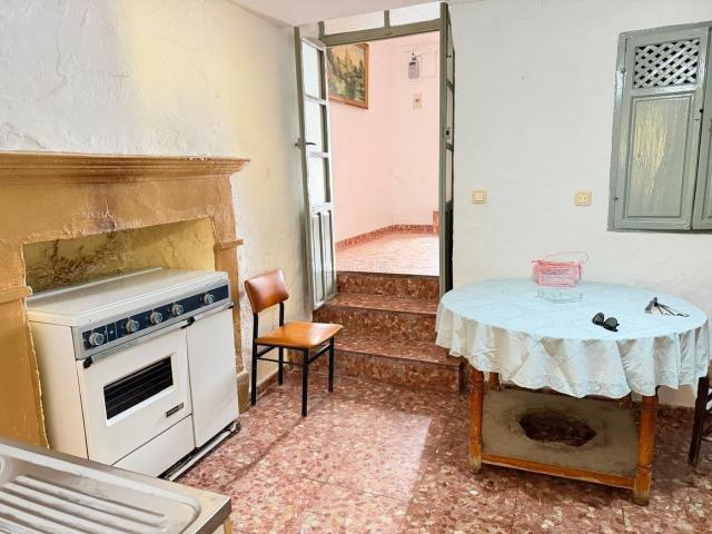 Casa en venta en Archidona. EN EXCLUSIVA CASA EN ARCHIDONA CON AMPLIO PATIO. Casas.