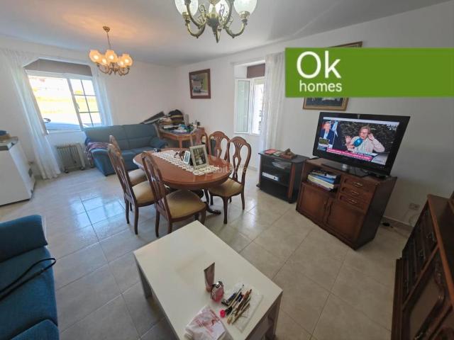 Casa en venta en Aranga. PRECIOSA CASA, IMPECABLE Y MUY SOLEADA. Casas.