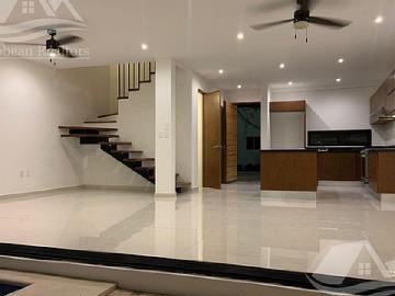 Casa En Venta En Arbolada Cancun