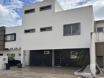 Casa En Venta En Arbolada Cancun