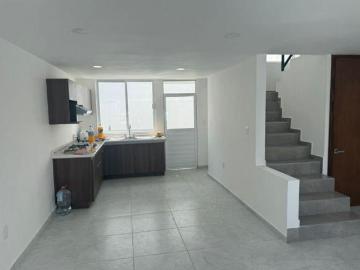 Casa en venta en Arboleda de Loma Bella cerca del 16 de septiembre