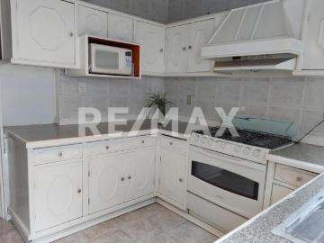 CASA EN VENTA EN ARBOLEDAS 4