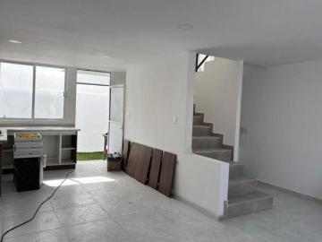 Casa en venta en arboledas de loma Bella