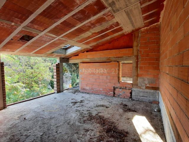Casa en venta en Argentona, Urbanitzacions. Excelente oportunidad para construir la casa de sus sueños en una ubicación privilegiada de Argentona. Casas.