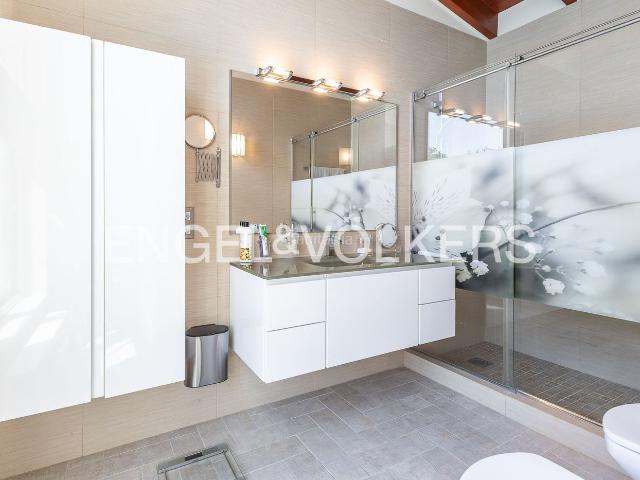 Casa en venta en Argentona, Nucli Urbà. Magnífica casa en Argentona de una sola planta, con piscina y casita anexa para invitados. Casas.