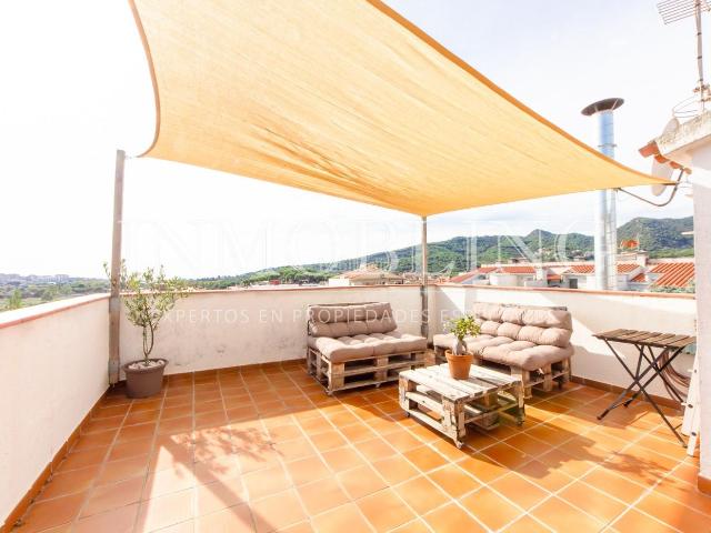 Casa en venta en Argentona, Nucli Urbà. Acollidora casa el cor dArgentona. Casas.