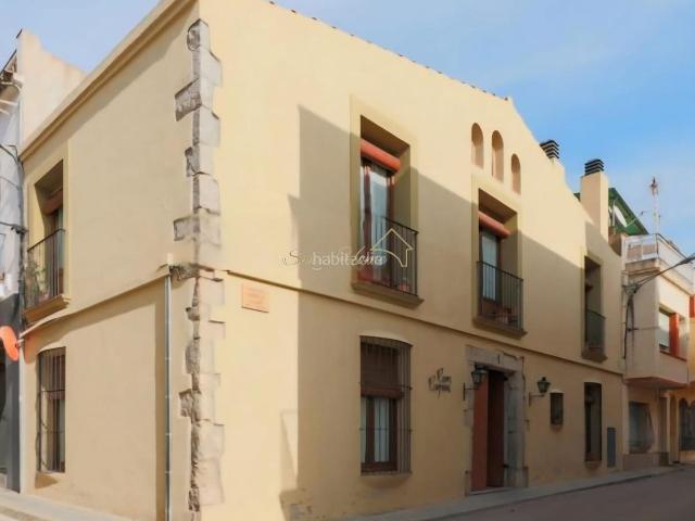Casa en venta en Argentona, Nucli Urbà. Elegancia renovada en el corazón de Argentona. Casas.