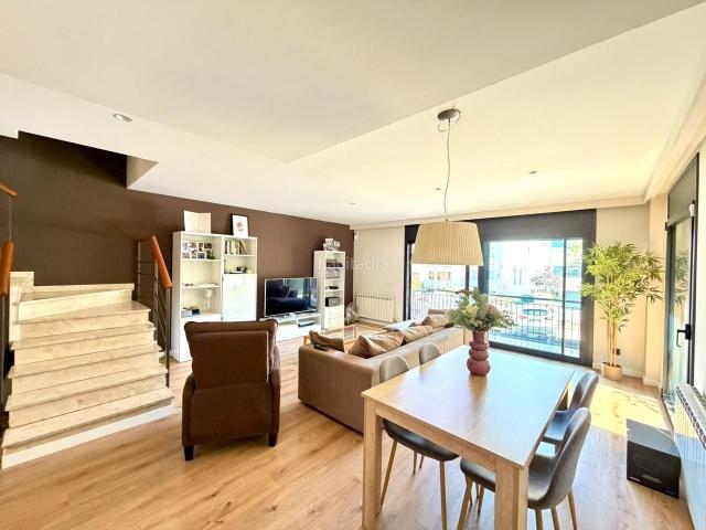Casa en venta en Argentona, Nucli Urbà. ESPECTACULAR CASA COMPLETAMENTE REFORMADA. Casas.