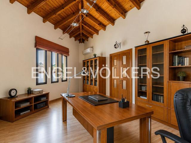Casa en venta en Argentona, Nucli Urbà. Fabulosa casa de una sola planta en pleno centro de Argentona. Casas.
