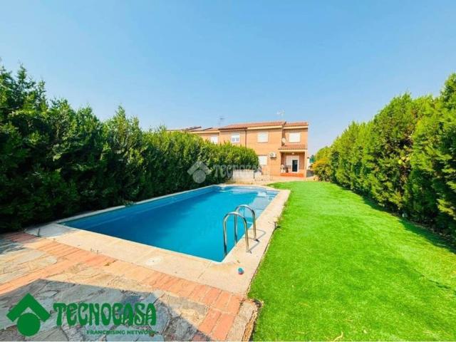 Casa en Venta en Argés