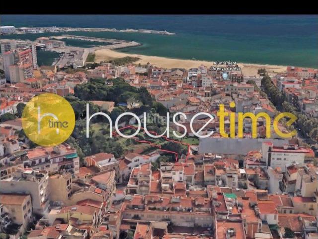 Casa en venta en Arenys de Mar, Centre. Casa de pueblo a reconstruir o demoler con parcela en centro. Casas Arenys de.