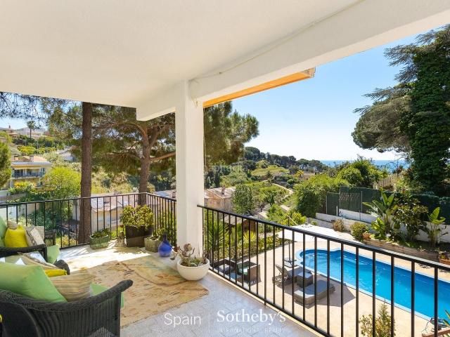 Casa en venta en Arenys de Mar, Urbanitzacions. Casa entre el mar y las montañas con lic. turística en Arenys de Mar. Casas Arenys de.