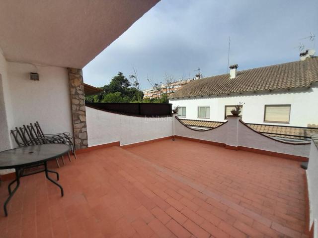 Casa en venta en Arenys de Mar, Zona alta. Fantástica casa con terraza, a un paso de la Riera!. Casas Arenys de.