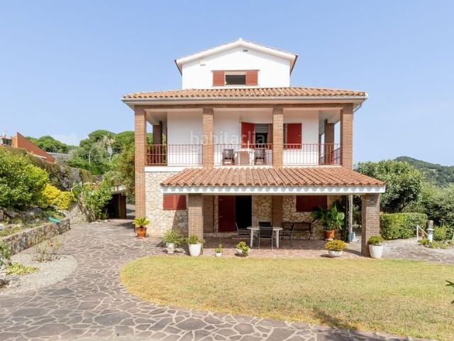 Casa en venta en Arenys de Munt. Chalet rodeado de naturaleza en Els Tres Turons, Arenys de Munt Maresme. Casas Arenys de.