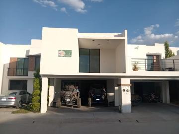 Casa en Venta en Area Residencial, San Luis Potosí: 3 Recámaras y Cochera Cubierta en Privada