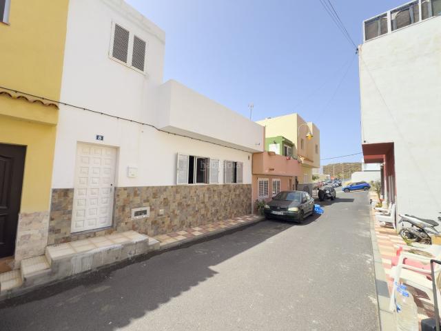 Casa en venta en Arico. Vive a un paso del mar en el sur de Tenerife. Casas.