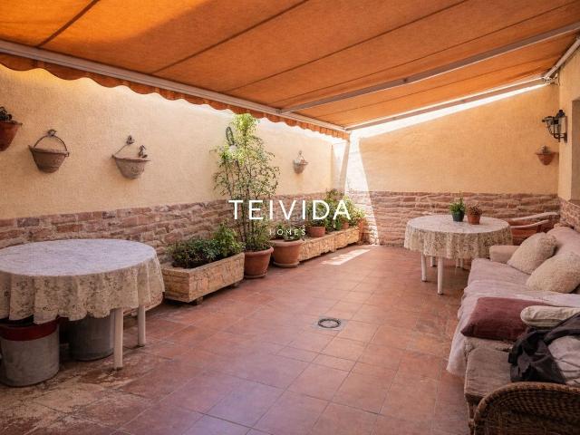 Casa en venta en Arona, Las Rosas. Chalet paread con patio privado y garaje en entorno residencial en Las Rosas!. Casas.