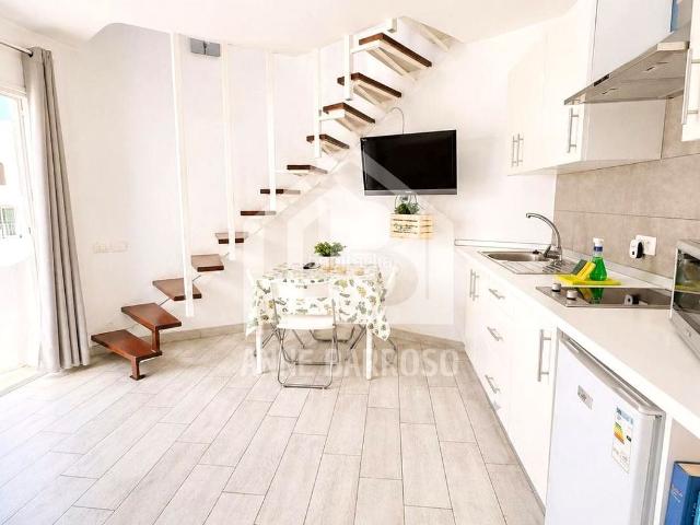 Casa en venta en Arona, Playa de las Américas. Playa de Las Américas 250.000. Casas.