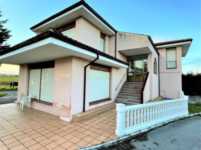Casa en venta en Arnuero, Castillo