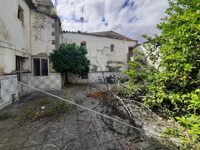 Casa en venta en Arroyo de la Luz. Gran Casa con patio de mas de 200 metros. Casas Arroyo de la.
