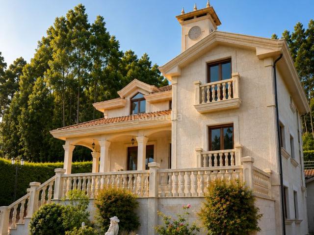 Casa en venta en Arteixo, Oseiro. Chalet exclusivo con piscina privada y máxima privacidad en Arteixo. Casas.