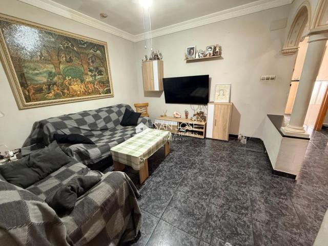 Casa en venta en Aspe, La Coca La Nia Vistahermosa. SE VENDE CASA EN ASPE CON TERRAZA Y TODO EXTERIOR. Casas.