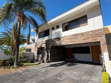 CASA EN VENTA EN BUGAMBILIAS SEGUNDA SECCIÓN DENTRO DE COTO