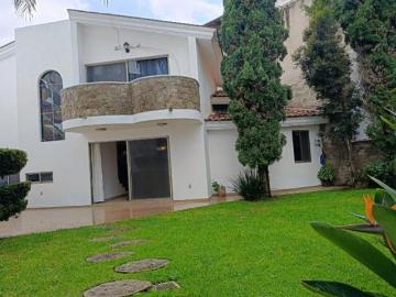 Casa en Venta en Bugambilias