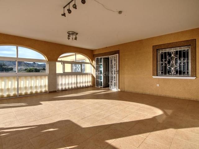 Casa en venta en Busot. Casas.