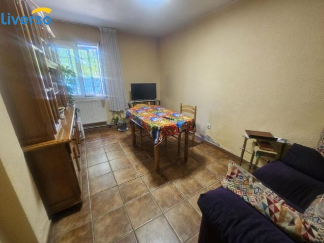 Casa en venta en Burgos, Villafría La Ventilla Castañares. SE VENDE PRECIOSO CHALET INDEPENDIENTE EN VILLAFRIA, CON JARDIN Y TERRENO!. Casas.