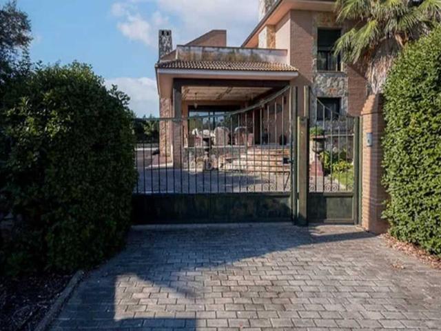 Casa en venta en Badajoz, Golf Guadiana. Se vende Casa Independiente en Badajoz, Badajoz. Casas.