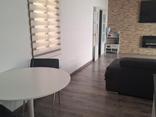 Casa en venta en Badalona, Bufalà. Casa en exclusiva con estilo y luz natural en Badalona. Casas.
