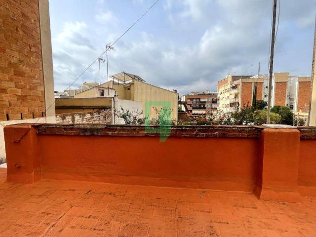 Casa en venta en Badalona, Bufalà. parcela edificable. Casas.