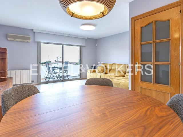 Casa en venta en Badalona, Bonavista. Adosada en Buenavista con vistas al mar. Casas.