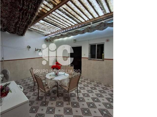 Casa en venta en Baena. GRAN CASA CON PATIO TERRAZA CHIMENEA PARA DISFRUTARLA. Casas.