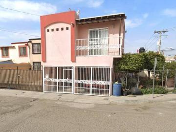 Casa en venta en Baja Maq el Aguila, Tijuana, B.C. calle Aguila Pescadora # 26