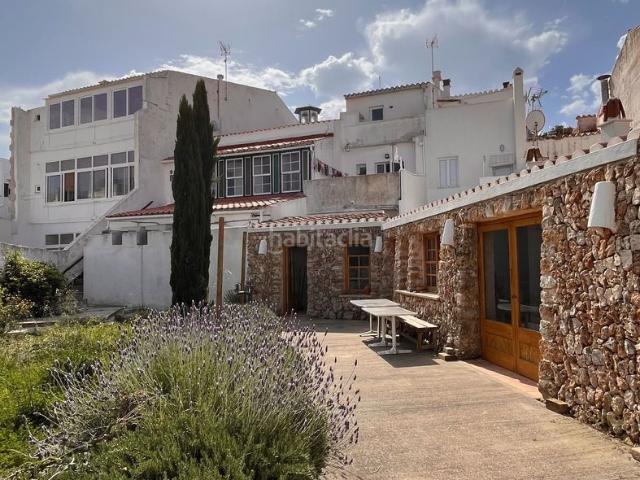 Casa en venta en Baleares Maó Mahón, Centre Històric. Edificio multiusos bar, vivienda y jardín en el centro de Mahón. Casas Maó.