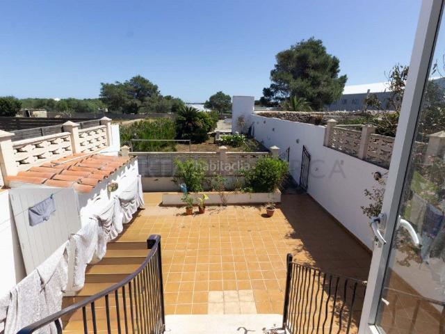 Casa en venta en Baleares Maó Mahón, Malbúger Camí d´en Barrotes. Casa de planta baja en Mahón con garaje, patio, huerto, piscina y varias edificaciones auxiliares. Casas Maó.