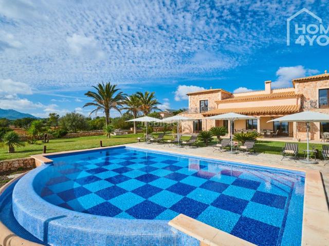 Casa en venta en Baleares Manacor, Cales de Mallorca. Exclusiva finca de ensueño con vistas al mar, licencia de alquiler, casa de invitados, piscina, solar, suelo radiante, pozo. Casas.