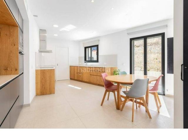 Casa en venta en Baleares Artà, Artà Poble. Moderna casa adosada con azotea y garaje en el corazón de Artà. Casas.