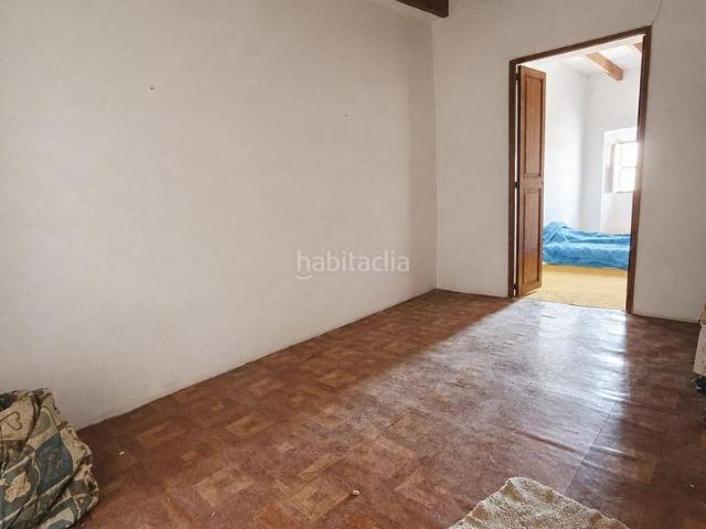 Casa en venta en Baleares Binissalem. Casa mallorquina para reformar en Binissalem Gran potencial y acceso por dos calles. Casas.