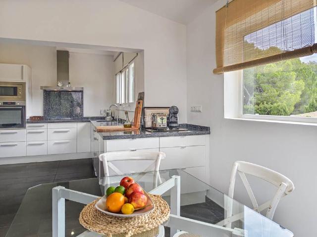 Casa en venta en Baleares Calvià, Costa de la Calma. Encantadora villa mediterránea con piscina y vistas al campo en Costa de la Calma. Casas.