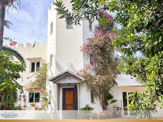 Casa en venta en Baleares Calvià, Santa Ponça. Parcela con una vivienda excepcional y un edificio comercial. N.º de referencia 9042. Casas.