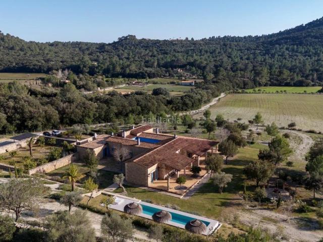 Casa en venta en Baleares Campanet. Exclusiva finca en Campanet 182.000 m de pura naturaleza, lujo y relax.En absoluta privacidad y tranquilidad idílica se extiende e. Casas.
