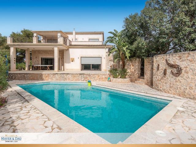 Casa en venta en Baleares Campos, Sa Ràpita Ses Covetes. Sa Rapita Chalet mediterráneo del más alto nivel cerca de la playa de Es Trenc Obj. 8923. Casas.
