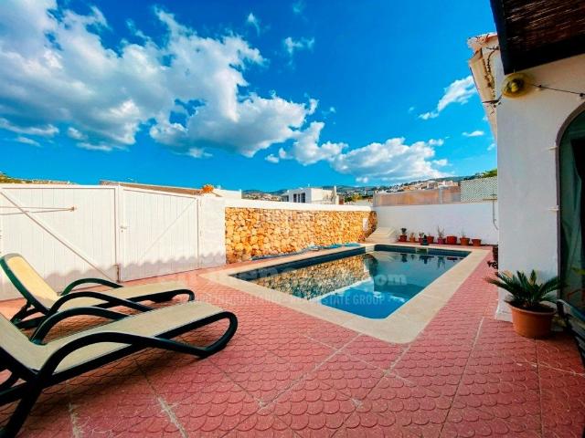 Casa en venta en Baleares Ciutadella de Menorca, Cala Blanca. Chalet con piscina en Cala Blanca. Casas Ciutadella de.