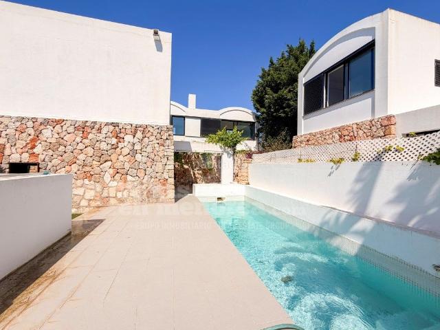 Casa en venta en Baleares Ciutadella de Menorca, Cala Blanca. Chalet con piscina en Sa Caleta, Ciutadella. Casas Ciutadella de.